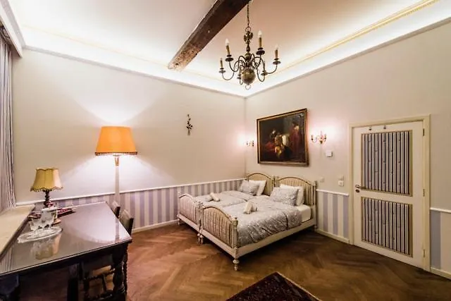 Hofmarkgraaf - Unique Apartment In Historic Antwerp Mansion Бельгия